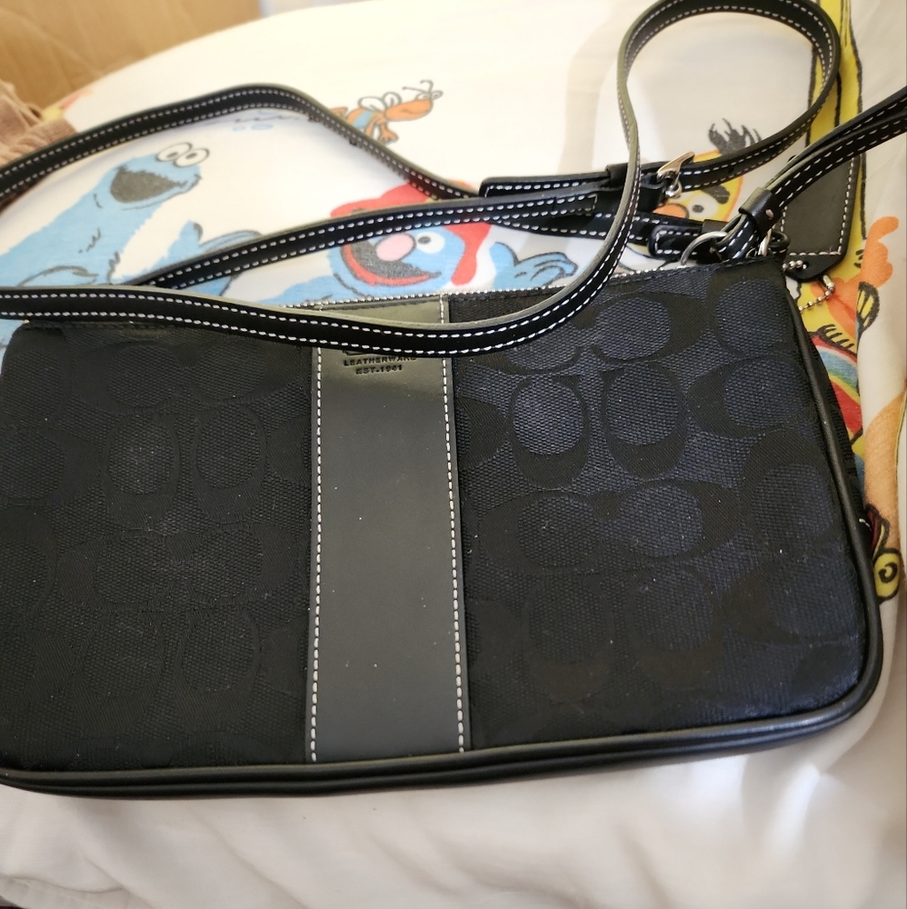 NWOT AUTHENTIC COACH SHOULDERBAG OR CROSSBODY (VINTAGE)